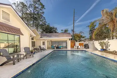 Image de Bonnes marées - à quelques pas de East Beach et a une grande piscine privée!