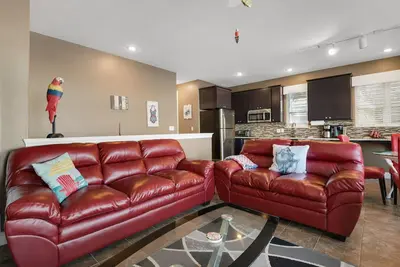 Image de Chaises et parasol fournis! Rabais militaire / premier intervenant! Chariot de golf 13a