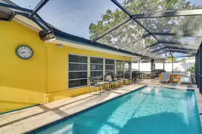 Image de Largo Home w / piscine privée et Spa-4 Miles à la plage!