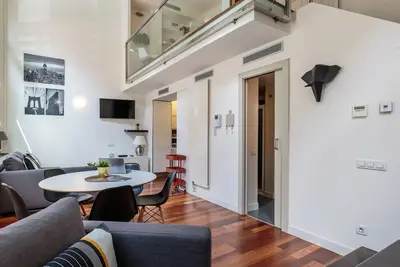 Image de Duplex moderne et branché à côté du Paseo de Gracia