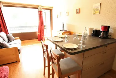 Image de Charmant studio 4 pers avec piscine, proche télécabines et commerces, accès direct ski, La Salle-les-Alpes