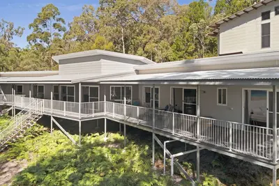 Image de Île Fraser. Kingfisher Bay Resort la plus proche maison à la fois la plage et le complexe