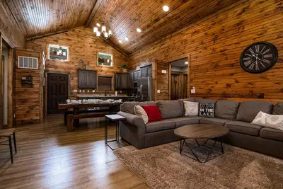 Image de Timber Trails North-Spa privatif et proche de la piscine, du lac Fox Hollow et de Volley