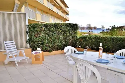 Image de Appartement T2 avec Parking au Lavandou, Pieds dans l'Eau