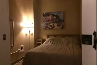 Image de moins de 1 bloc 2 océan 2 lit 1 salle de bain converti bureau \/ studio