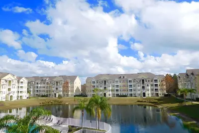 Image de Vue Sur L'Eau * 4 chambres / ascenseur / condo 5 étoiles * Disney Area