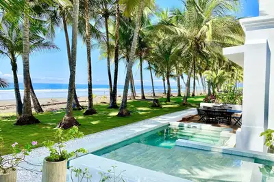Image de contemporain-plage-avant-gem-gated-communauté-droit-sur-l'eau avec piscine!