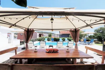 Image de Charmante Villa Mendula avec piscine et jardin, à 100m de la plage