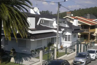 Maison avec appartement de 4 chambres avec barbecue piscine terrasse, à 25 km du Port