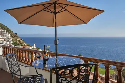 Image de Villa de luxe lumineuse et aérée Hamilton Cove Villa La Casa Sirena avec voiturette de golf - Excellent rapport qualité / prix!