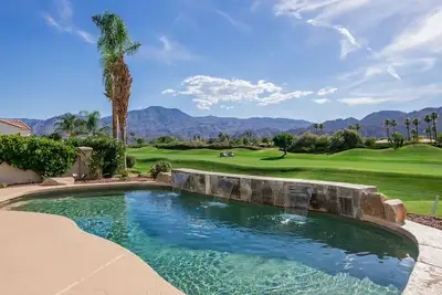Image de Une vue imprenable depuis votre piscine privée et spa à Pga West