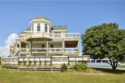 Image de Maison de famille parfaite! Proche à pied de la plage, piscine, bain à remous Wh-21