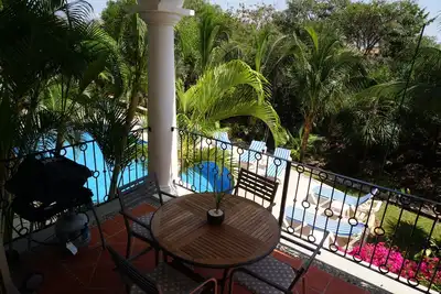 Image de Condo au bord de la piscine dans une communauté océanique relaxante. Casa Segundo, Puerto Aventuras