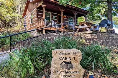 Image de Marcher à Stone Mountain State Park en Caroline du Nord! Beautiful Waterfalls