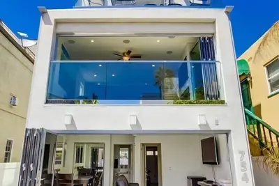 Image de Maison la plus récente sur la Cour! Leed Platinum CERTIFIÉ. Idéal pour les groupes et les familles