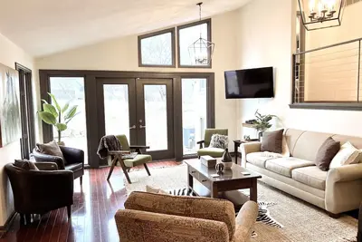 Image de 🎉 Apportez un apportez tous! ~ Vues étonnantes sur le lac ~ Amusement en famille ~ Feux d'artifice de décembre