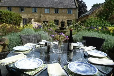 Image de Russell Court Cottage Historic 18th-Century Cotswold Retreat in Central Broadway