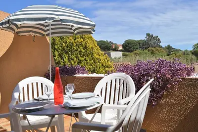 Image de Studio 4 couchages avec terrasse, parking et proche plage au Lavandou