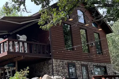 Image de Isolé Lakefront Lodge dans la région des Grands Lacs de l'Iowa