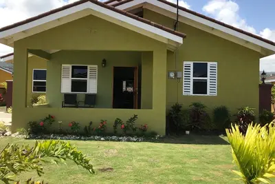 Image de Villa moderne et confortable sur une île dans une résidence fermée avec des équipements Clubhouse