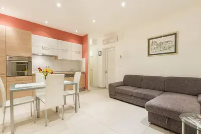 Image de Appartement moderne et confortable dans un emplacement incroyable juste en face du palais de Dioclation