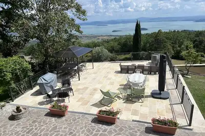 Image de Une charmante ferme avec vue sur l'Ombrie / Toscane avec Aircon & Wifi continu