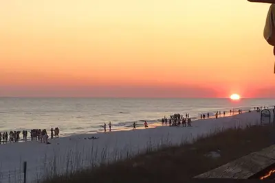 Image de A Miramar Beach Oasis à seulement 2 pâtés de maisons de la plage et du restaurant Pompano Joe