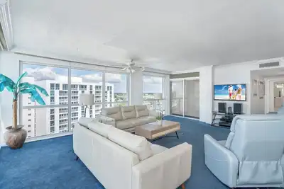 Image de Shoreline Towers 1116 - Unité spacieuse de trois chambres à coucher!