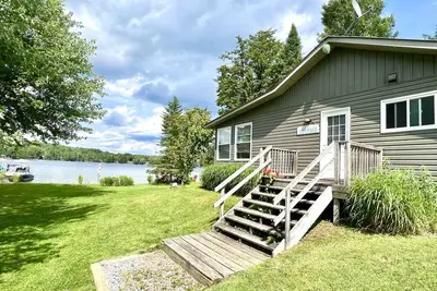 Image de Minden Horseshoe Lake - Ontario. 6 personnes maximum