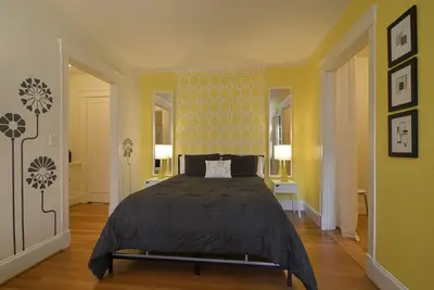 Image de Appartement chic. Quartier branché. Super repas!