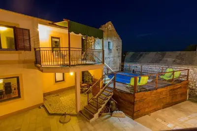 Image de Grande maison de vacances avec piscine privée