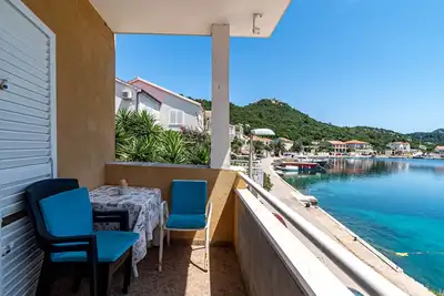 Image de Garçonnière avec la terrasse et la vue sur le mer Pasadur, Lastovo (As-8392-b)