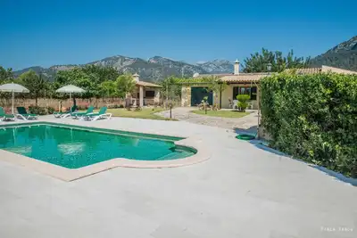 Image de Maison Individuelle ISOLÉE Avec Piscine, Maison Rurale Dans Un Terrain De 35. 000m2
