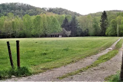Image de 27 Riverfront Acres of Serene Mountain Views - Protection totale de la vie privée et isolement