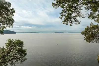 Image de Nouveau - Waterfront Westside Orcas avec Pocket Beach. Sunset Cove Orcas Island