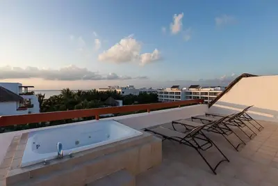 Image de Duplex Penthouse, jacuzzi sur le toit, impressionnant vue sur l'océan