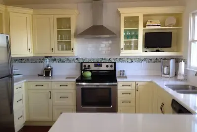 Image de Charmant chalet à 2 pâtés de maisons de la plage