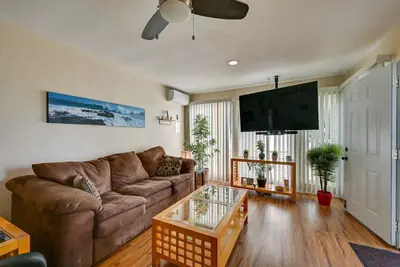 Image de Appartement Pb - à pied des magasins, cafés, plage et jetée