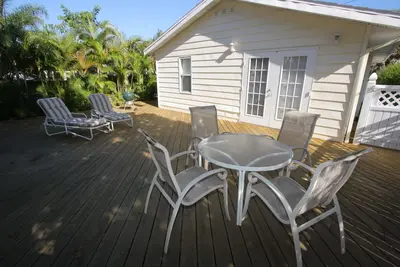 Image de Siesta Bungalow: 2 Br / 2 Ba House sur Siesta Key par Rva, pour 4 personnes