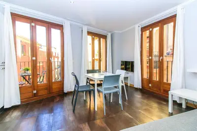 Image de 1 Bedroom with balcony. El Carmen. Valencia. Tra1