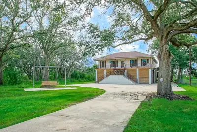 Image de 3. 2 acres de Bayou Paradise à 30 minutes de la Nouvelle-Orléans et du quartier français