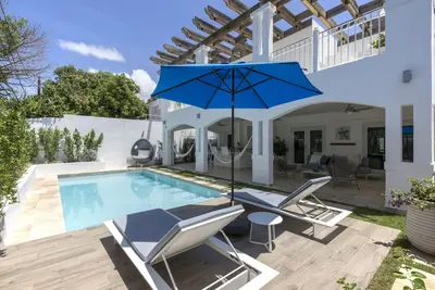Image de Luxueuse et belle maison de plage avec piscine à Ocean Park (Voir Video)