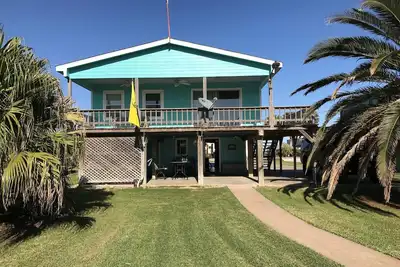 Image de Bord de l'eau sur Caney Creek! Couchers de soleil incroyables, grande pêche, Boat House & Dock!