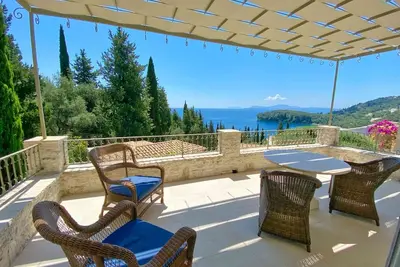Image de N-E Côte / Paléopètres Kalami Suite de Luxe Kviii / 200m de la plage / vue sur la mer / piscine