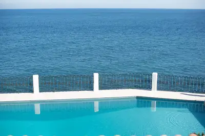 ! ! ! ACCÈS PRIVÉ À La Mer Et Piscine D'Eau De Mer! ! !