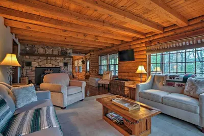 Image de Privé Massanutten Resort Log Home w / Vues!