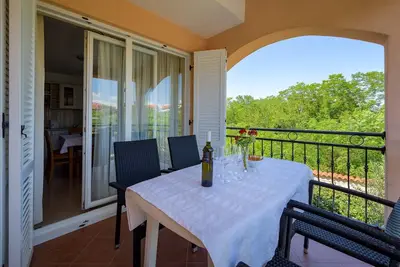 Image de Appartement de deux chambres avec la terrasse Basanija, Umag (A-3402-d)