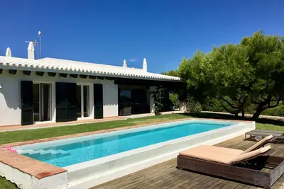 Image de Belle et grande villa, vue mer, piscine, 10 pers, 5mn à pied plage, tout à prox