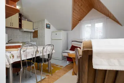 Image de Appartement d'une chambre prés de la plage Pisak, Omis (A-15177-c)