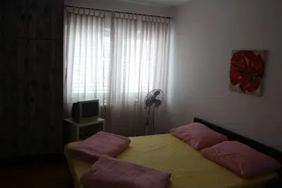 Image de premier Chambre double au sol avec environ 22m²
